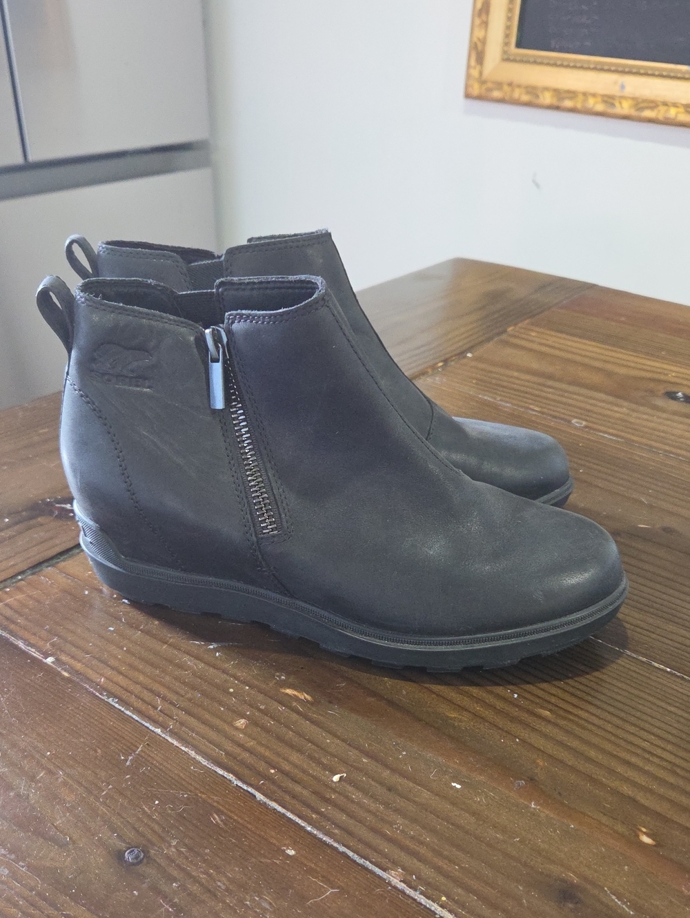 Sorel Black Leather Women's Ankle Booties with Side Zipper